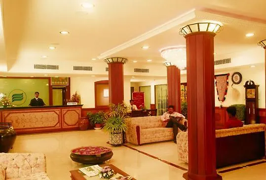 Hotel Elegance Kaladi