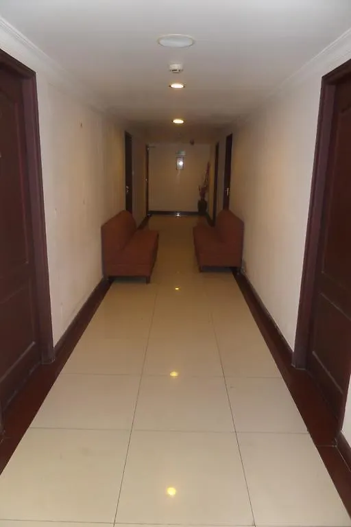 Hotel Elegance Kaladi