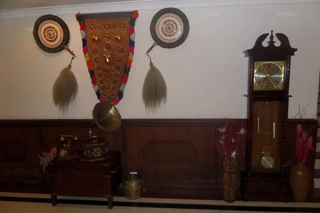 Hotel Elegance Kaladi
