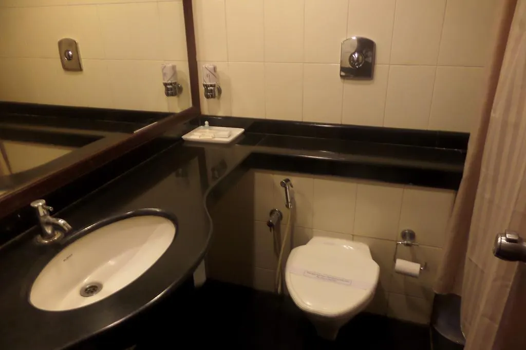 Hotel Elegance Kaladi
