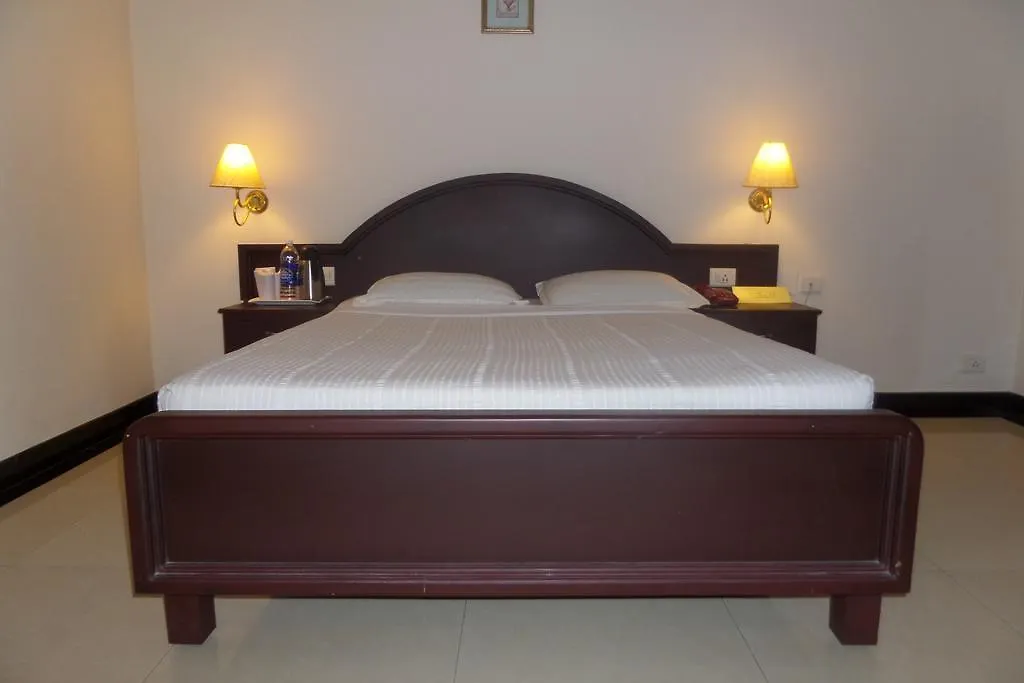 Hotel Elegance Kaladi