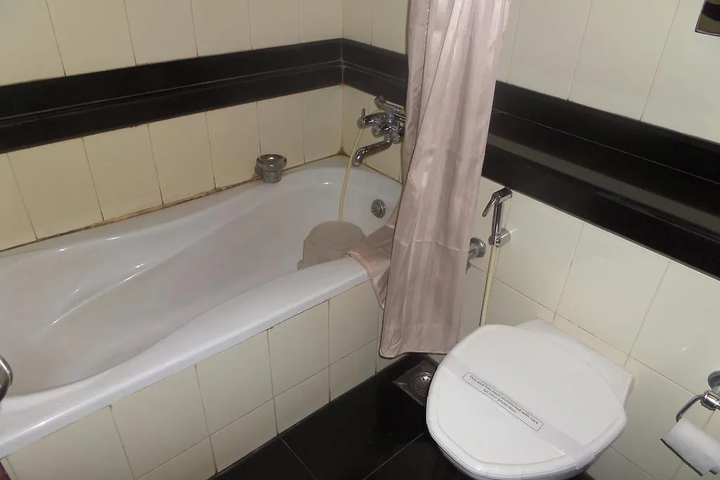 Hotel Elegance Kaladi